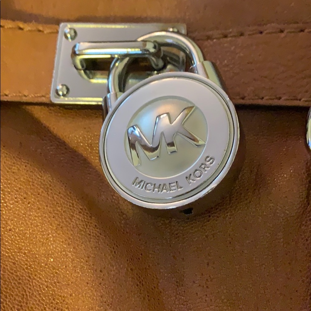 Michael Kors tan Hobo bag - Picture 2 of 9